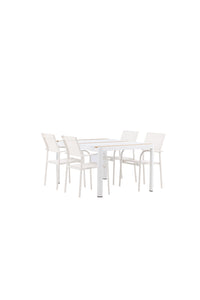 De eettafel Togo met de stoelen Santorini 