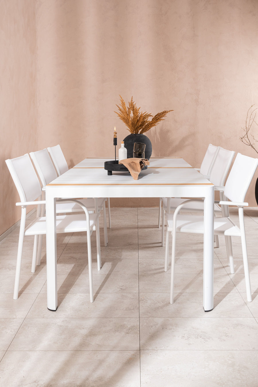 Eettafel Togo met de stoelen Santorini 