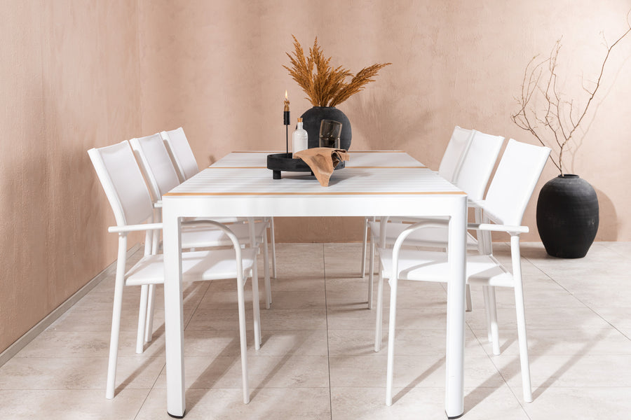 Eettafel Togo met de stoelen Santorini 