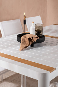 Eettafel Togo met de stoelen Santorini 