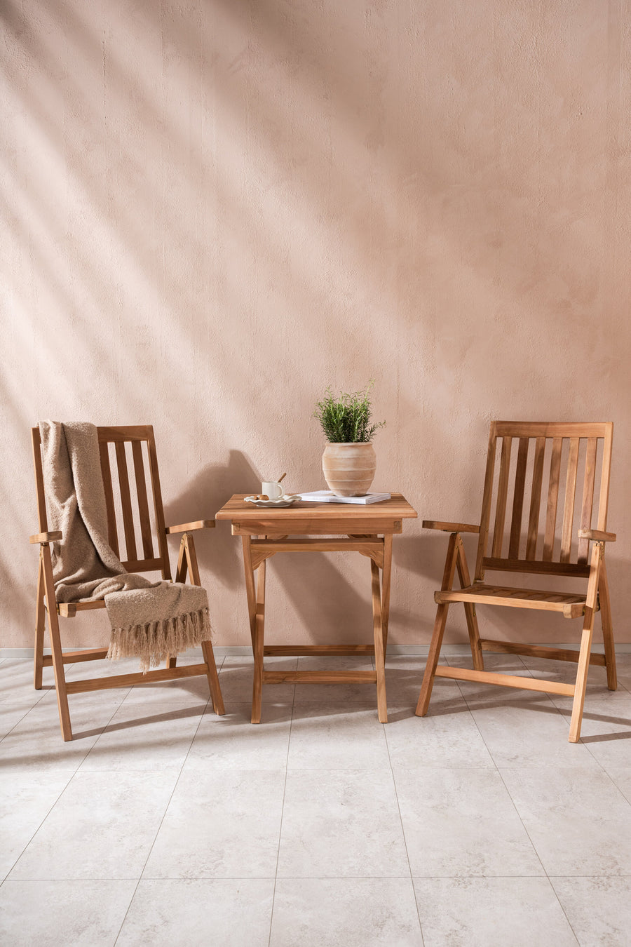 Eetgroep Ghana met de stoelen Kenya 